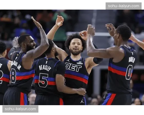 活塞坎宁安艾维康利詹金斯年轻后场，缺乏明星前锋建队节奏滞后