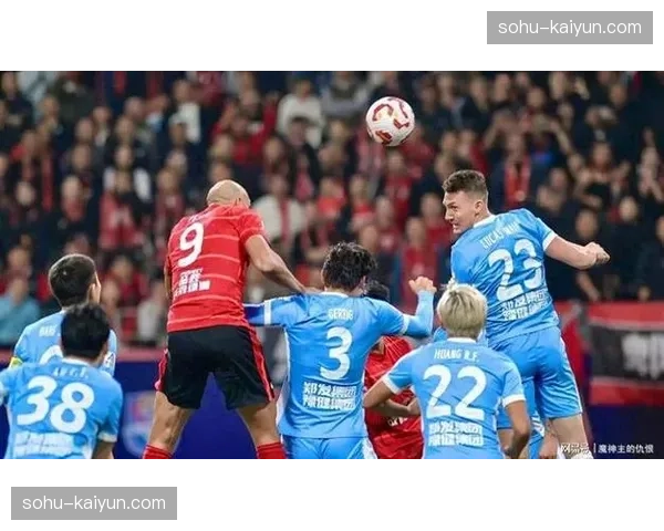 切尔西防守组织混乱无序 临时中卫组合缺乏默契配合