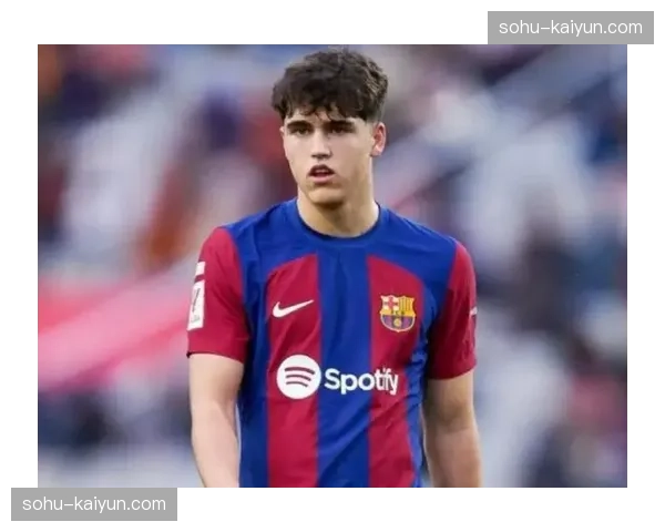 巴萨中卫组合连续失误 库巴西加西亚轮番染红代价惨重